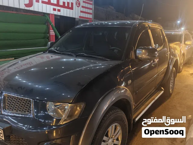 2015 ميتسوبيشي L200 Standard