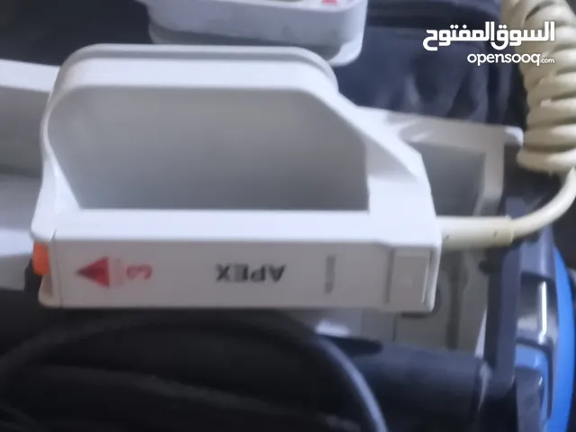 جهاز صدمات القلب ماركة Zoll للبيع بحالة ممتازة (جديد) للمستشفيات والعيادات المختصة