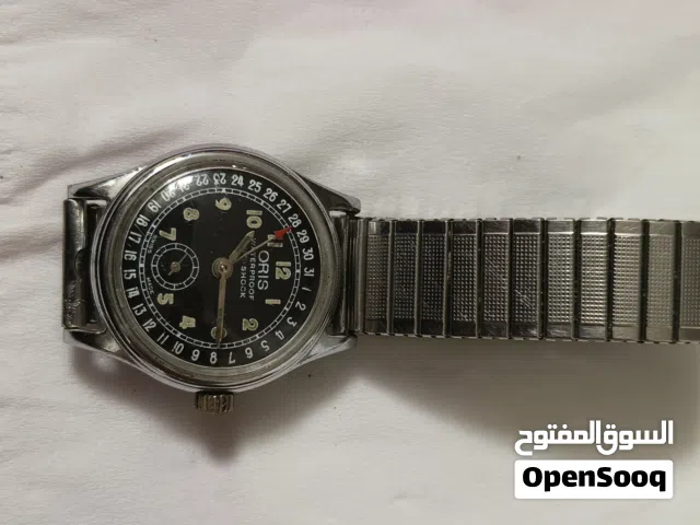 ساعة Oris Big Crown Pointer Date عتيقة، وهي طراز طيارين مميز من ماركة Oris السويسرية