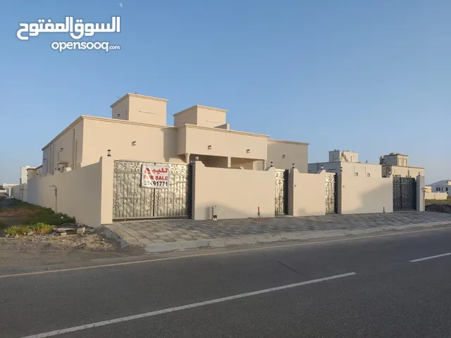 330 m2 4 Bedrooms Villa for Sale in Al Sharqiya Ibra