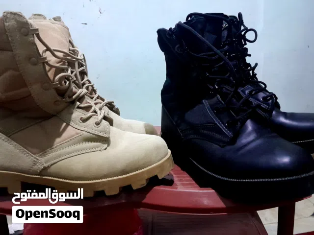 عدد 2 قطع بوتيل عسكري