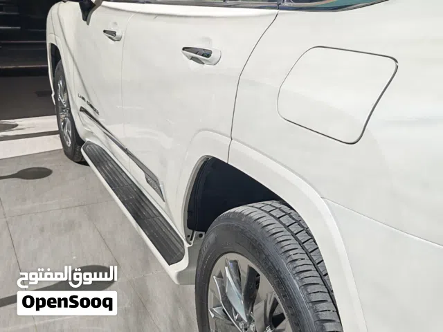 2024 Toyota Land Cruiser VX