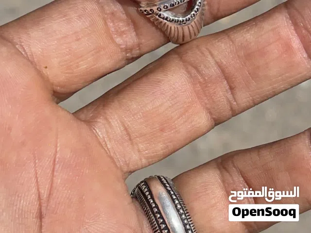 خاتم فضه بحجر عقيق يماني مزعفر درجة اولى