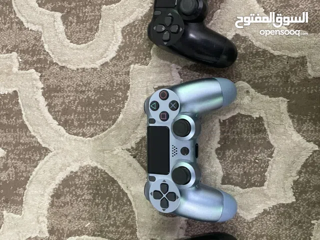 3 يدات بلايستيشن مستعملين استعمال نظيف بحاله جيده وممتازه