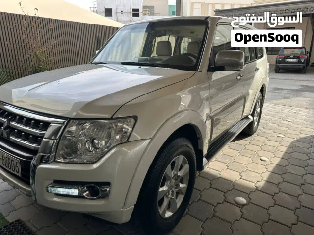 2022 ميتسوبيشي باجيرو GLS
