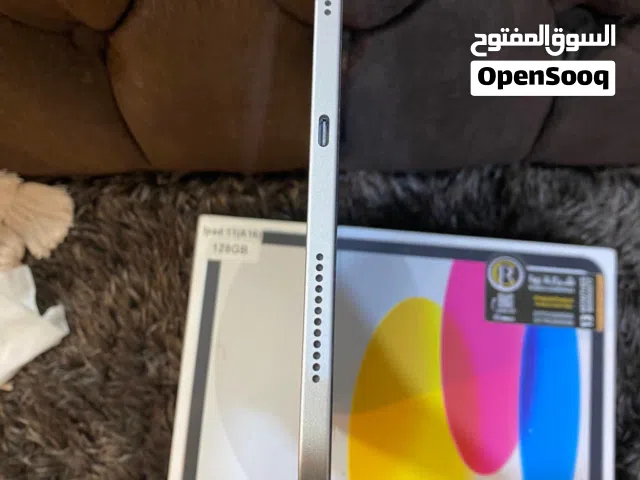السلام عليكم  للبيع ايباايباد أبل مستعمل بحالة ممتازة 128 جيجابايت شاشة 10.2 إنش مع الكرتونة والشاحن