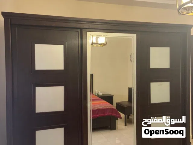 غرفة نوم مستعملة للبيع بسعر مغري