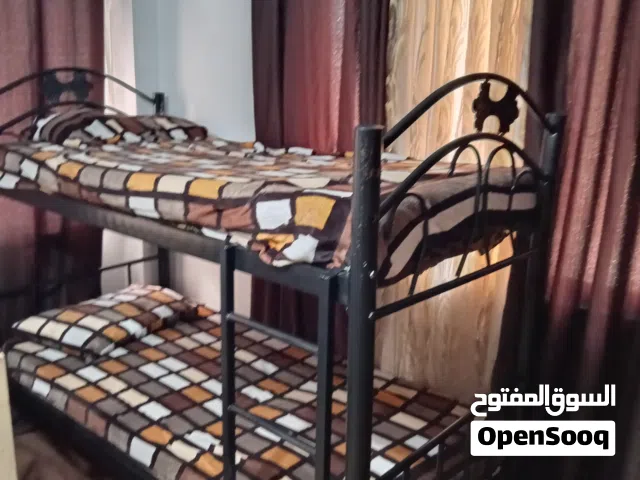 تخت مفرد وتخت طابقين بحالة ممتازة