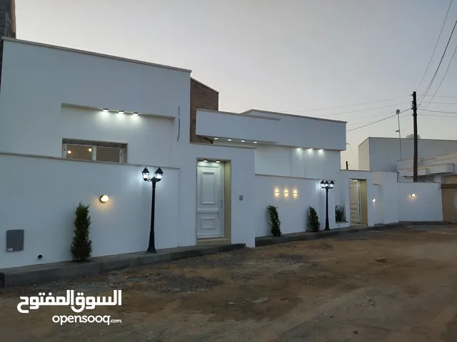 130m2 3 Bedrooms Townhouse for Sale in Tripoli Ain Zara