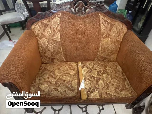 طقم كنب بحاله جيده بسعر مناسب