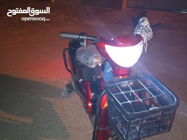 سكوتر للبيع ونظيف وكاله مستخدم شهرين السكوتر تضيف وما عليه كلام السعر 80 قابل للتفاوض بشوي.