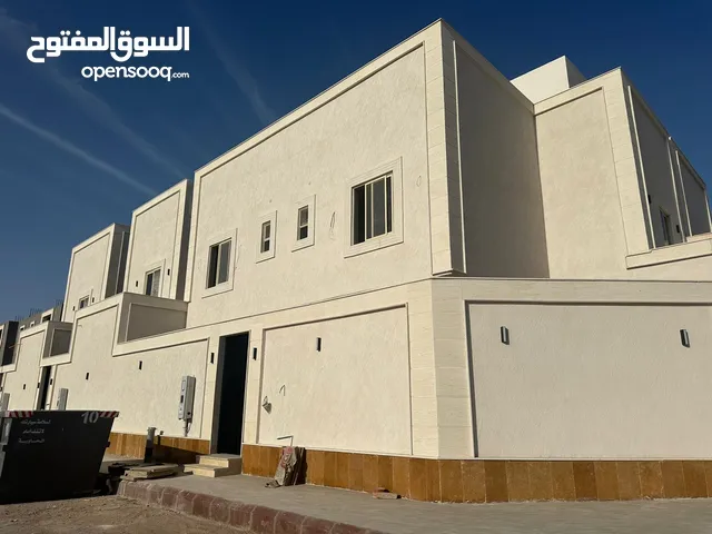 280 m2 More than 6 bedrooms Villa for Sale in Al Madinah Nubala