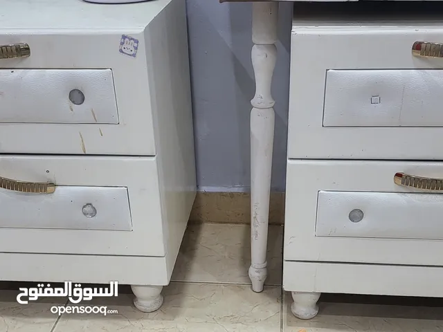 كومود شبه جديد
