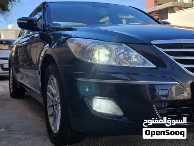 Used Genesis G70 in Tripoli