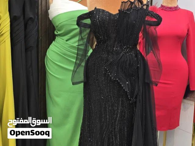 ملكانات لبيع فساتين