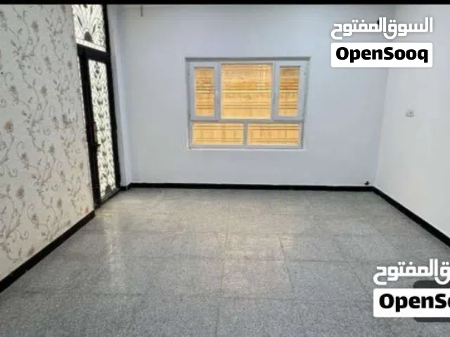 130 m2 4 Bedrooms Townhouse for Rent in Basra Khadra'a