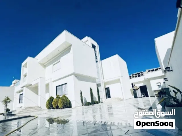 670 m2 More than 6 bedrooms Villa for Rent in Tripoli Al-Serraj