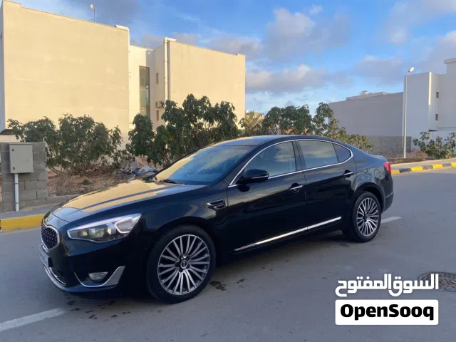 كادينزا الله يبارك صالون خمري