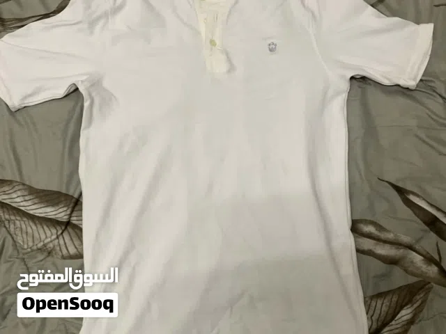 قميص لون ابيض صناعة إيطاليا يسمح بلمعاينة قبل شراء لا يوجد خدمة توصيل