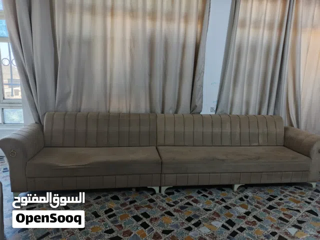 تخم ديوان تركي مستعمل بي بس قنفه وحده بيهه كسر