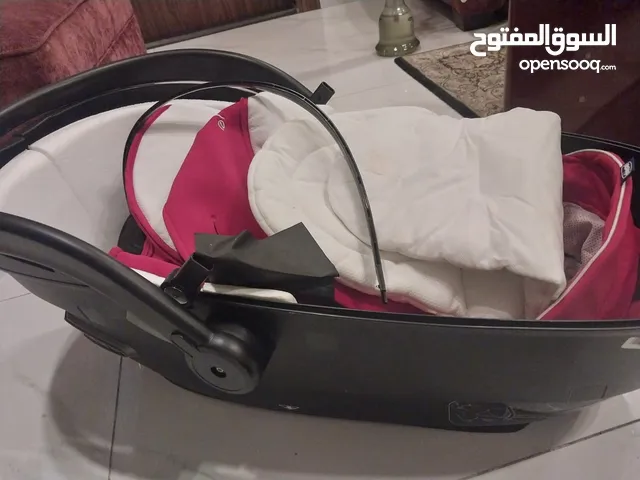 كوت بيبي جديد غير مستخدم حجم كبير نوعيه ممتازه سعره اعلى من هيك بكتير لعمر اكتر من سنه ممكن تستفيدو