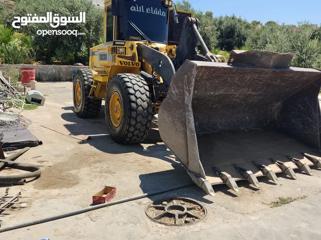 جرافه فولفو 90 D