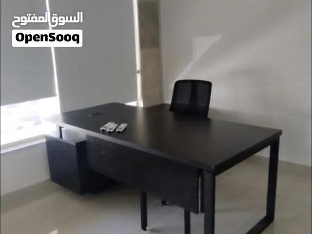 مكتب او مركز طبي للايجار موقع واطلاله مميزه على شارع حيوي عبدالله غوشه مفروش جاهز للاستخدام الفوري