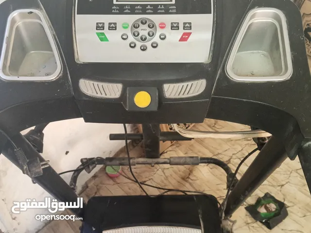 جهاز جري جديد استعمال قليل اجهزته كامله استفسار خاص