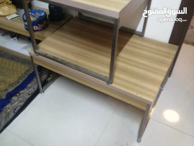 طاولات للبيع