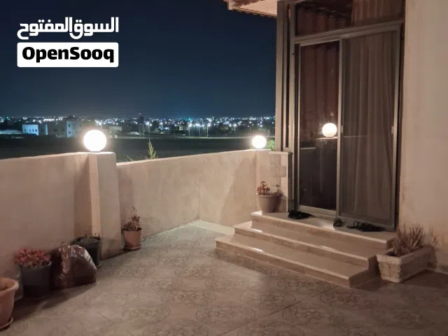165 ft² 3 Bedrooms Townhouse for Sale in Irbid Sal