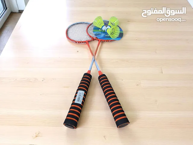 طقم ركتات ريشة مع حقيبة الاستخدامات: مثالي للعب الريشة الطائرة في الحدائق، الشواطئ، الساحات.
