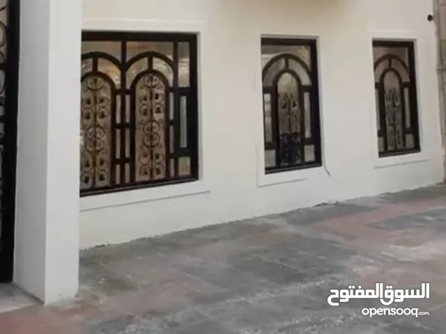 بيت كبير نظيف جدا للايجار التجاري فقط متكامل جاهز للايجار