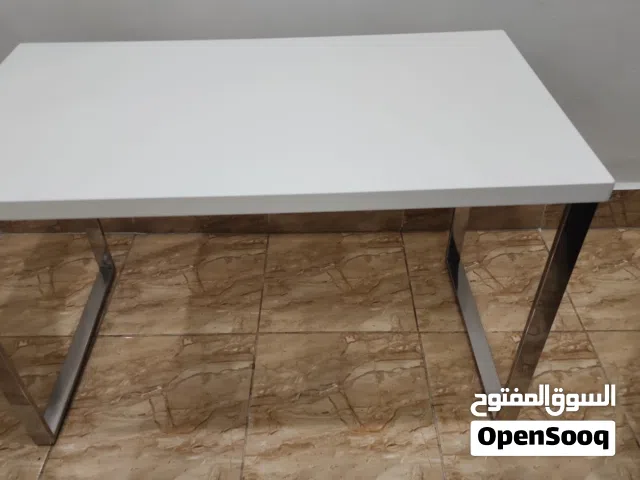 طاولتين جانبيات