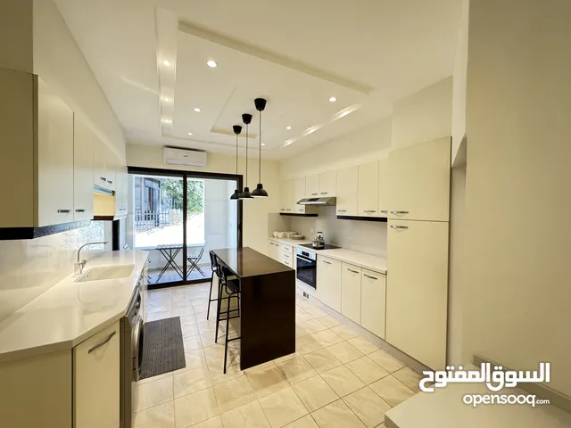 شقة للايجار في الدوار الرابع  ( Property 40406 ) سنوي فقط