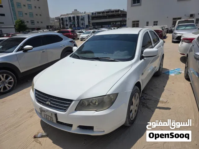 لانسر فورتس 2013 ماشية 195000 سيدان ممتاز للمهام اليومية و جيده في الاستعمال الوقود