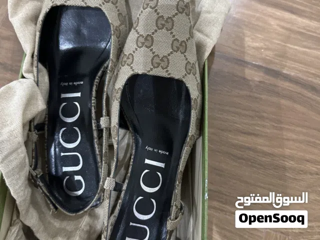 كعب نظيف جديد لبسة وحدة
