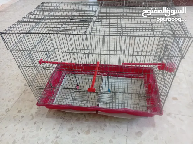 قفص طيور للتدريب للترويض طوله 60 سم عرضه 30 سم اللون احمر معاه جميع معداته