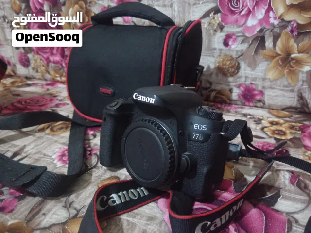 كاميرا كانون 77d مع أغراضها وعدسة 18_135 mm وعدسة هدية 18_55