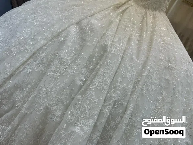 فستان عروس للبيع مستعمل