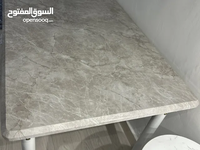 طاوله طعام