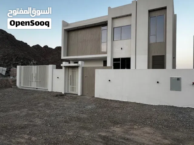 فيلا بتصميم عصري للبيع طوي النص2 / سمائل