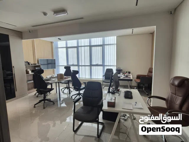 مكتب جاهز للبيع