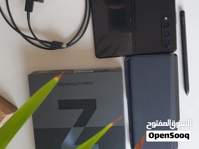 هاتف Samsung Galaxy Z Fold 3 5G مستعمل بحالة ممتازة