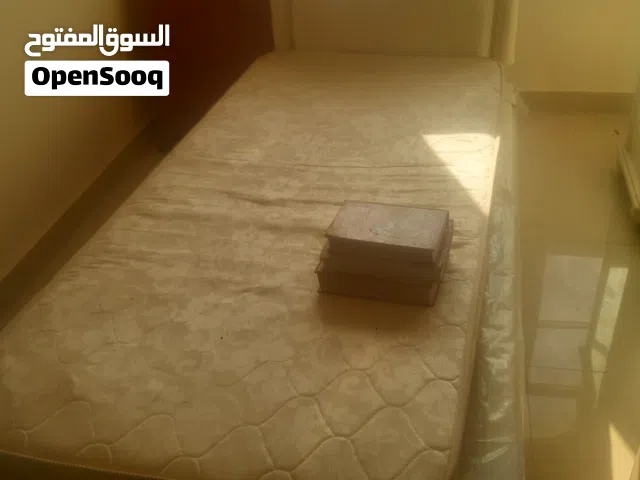 سرير فردي مع الدوشق للبيع