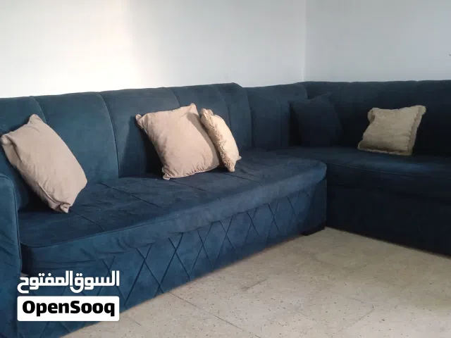 كورنر للبيع بحالة جيدة بسعر 30 دينار