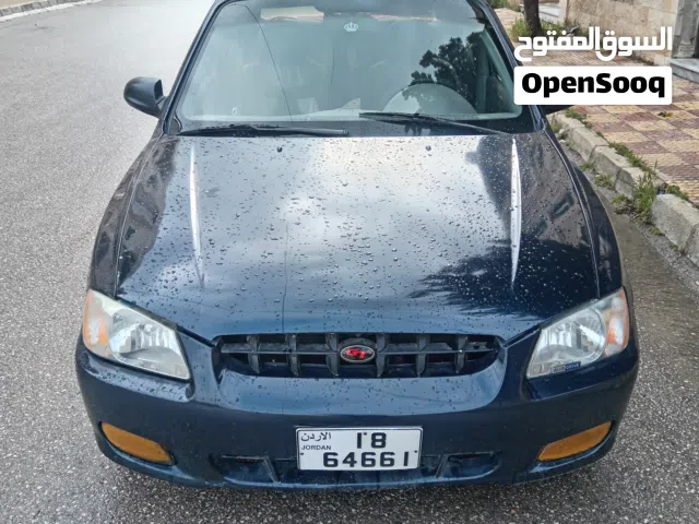 2000, هيونداي, فيرنا, Standard