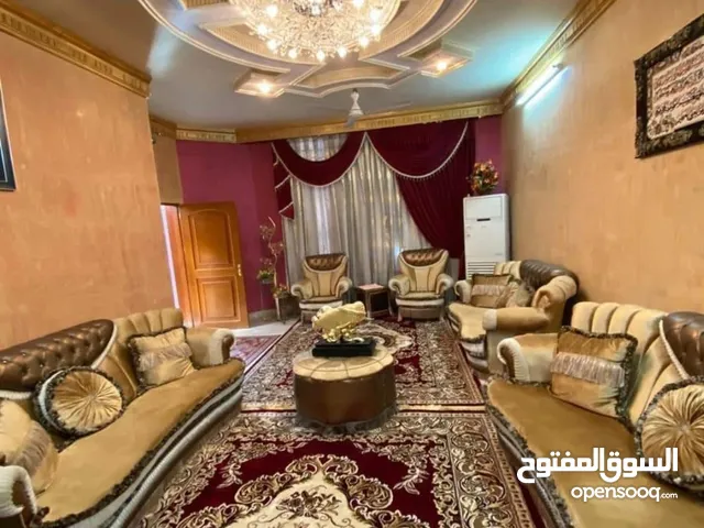 410m2 5 Bedrooms Townhouse for Sale in Basra Jubaileh