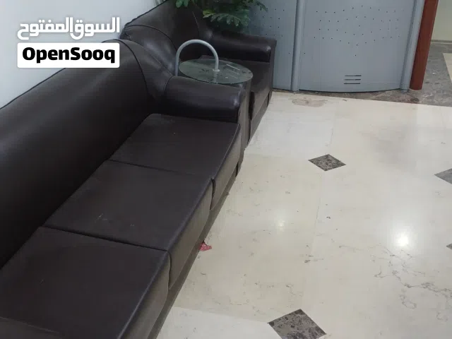 للبيع فرش مكتبي مستعمل كامل للبيع الحاله جيده جدا