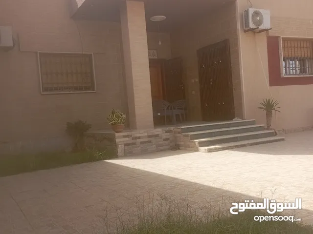 230 m2 3 Bedrooms Townhouse for Sale in Tripoli Janzour