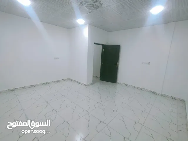 100 m2 3 Bedrooms Townhouse for Rent in Basra Jubaileh
